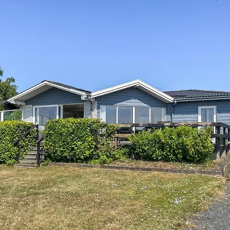Feriehus In With House Sea View *